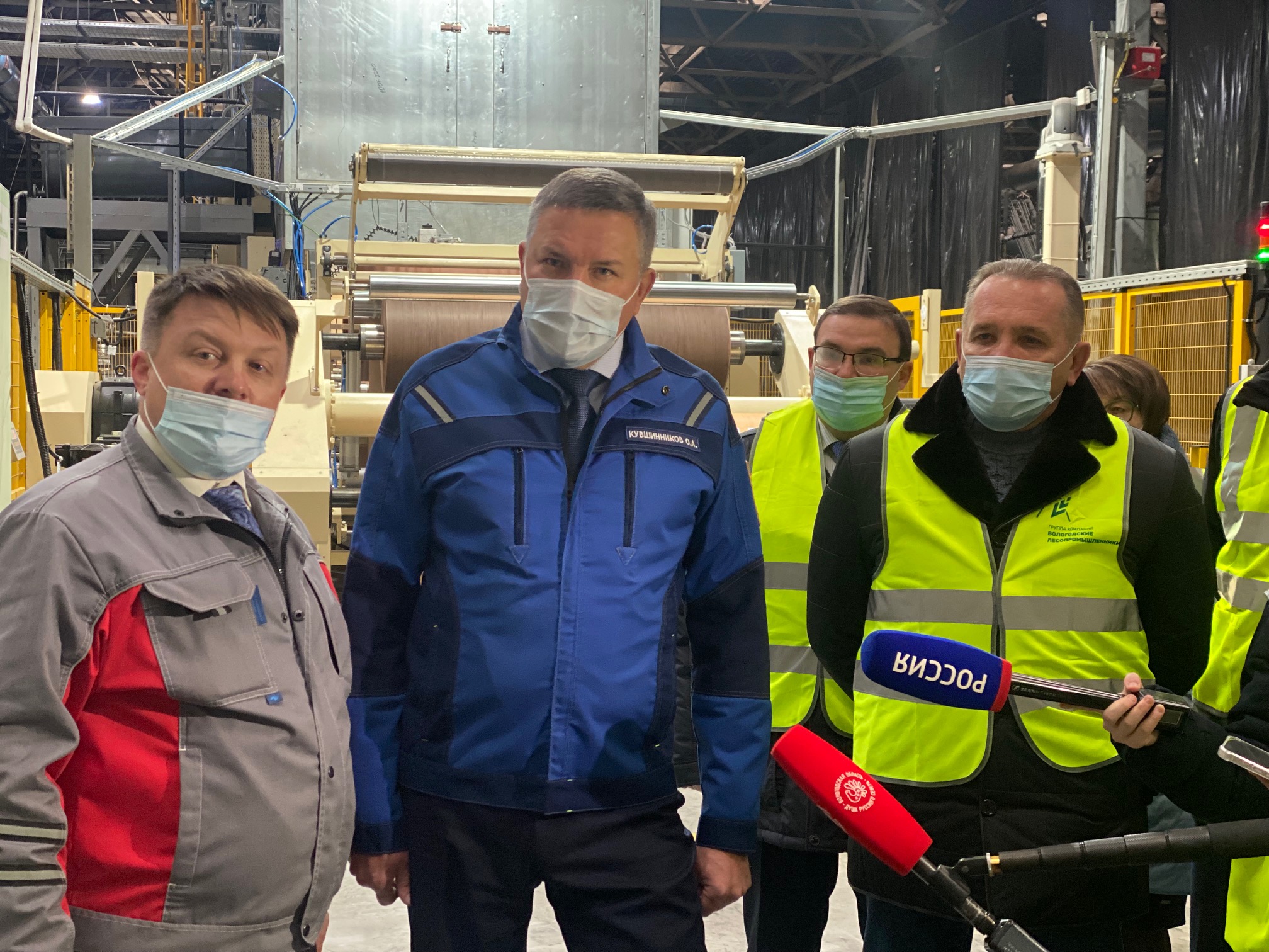 Губернатор области Олег Кувшинников посетил строящийся завод «Плитвуд» и комбинат «ВохтогаЛесДрев»
