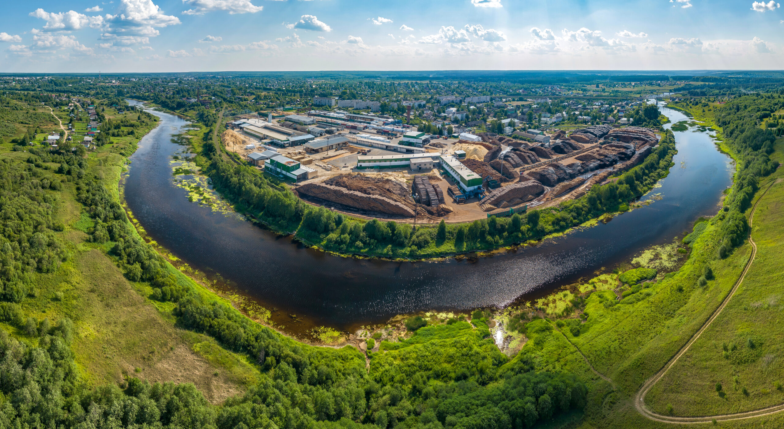 Лесопильный и деревообрабатывающий комбинат «ВЛП» в Харовске отметил свое 105-летие новыми рекордами